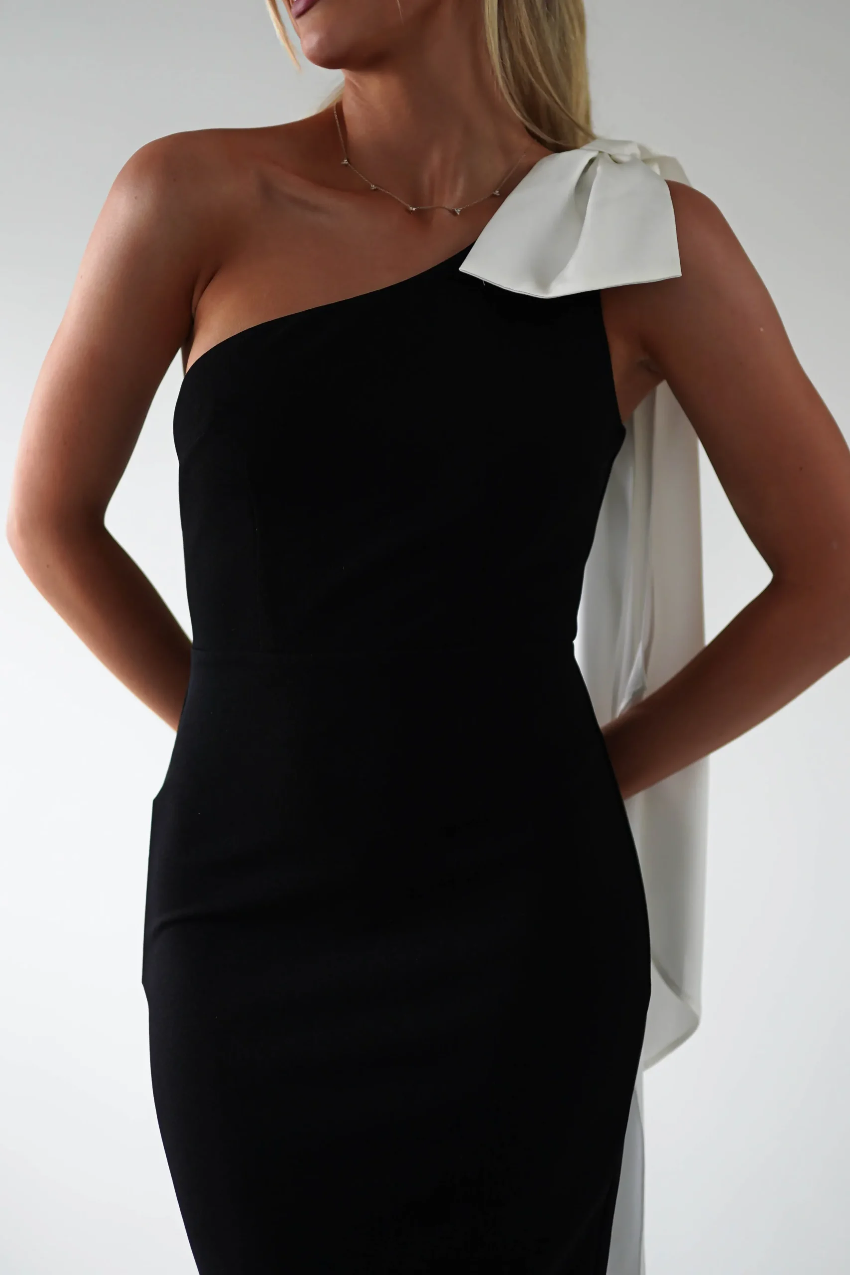 Discount Camella Bodycon Bow Detail Midi Dress | Black Mittellange Kleider|Midi-kleider