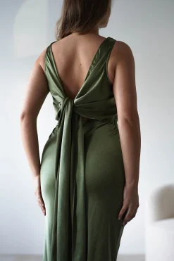 Fashion Darlee Tie Back Satin Maxi Dress | Olive Lange Kleider|Maxikleider