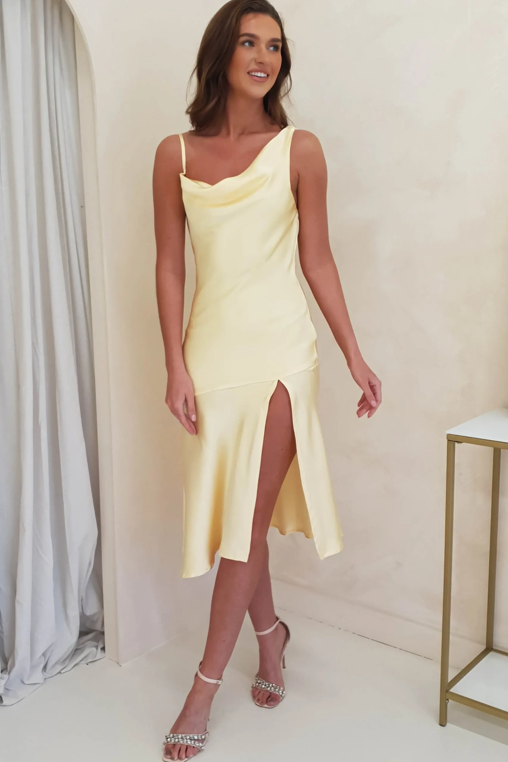 Online Esther Soft Satin Midi Dress | Yellow Mittellange Kleider|Midi-kleider