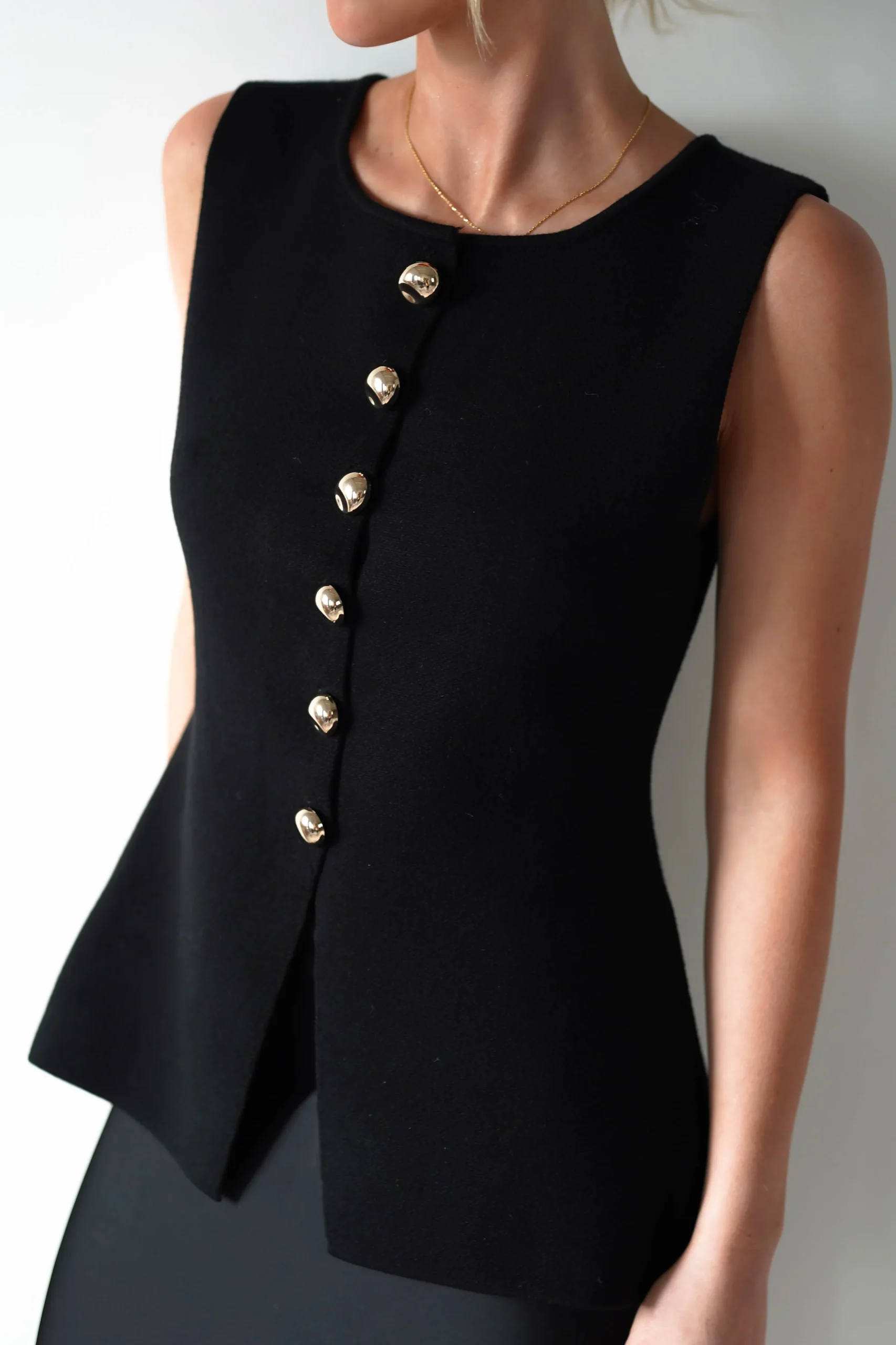 Hot Louella Gold Button Waistcoat Top | Black Oberteile|Strickwaren