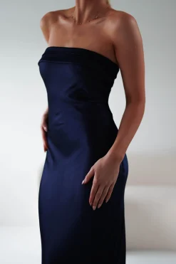 New Lucia Soft Satin Slip Midi Dress | Navy Mittellange Kleider|Midi-kleider