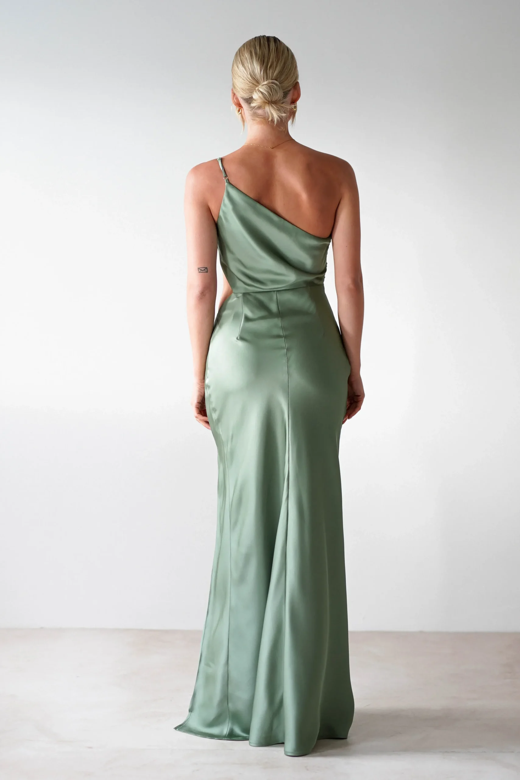 Hot Lyra Soft Matte Satin Maxi Dress | Olive Lange Kleider|Maxikleider