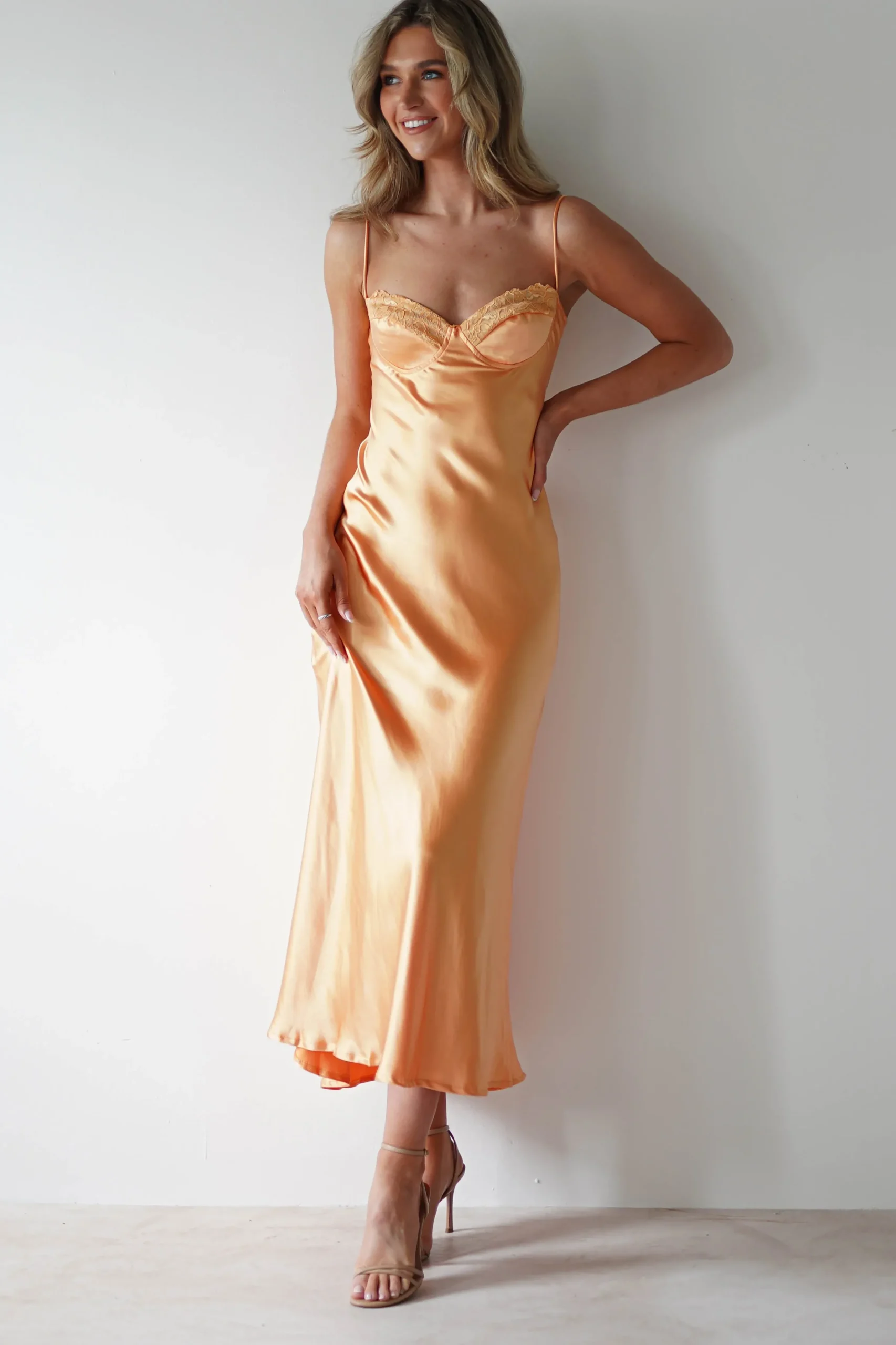 New Ricci Soft Satin Maxi Dress | Melon Lange Kleider|Maxikleider