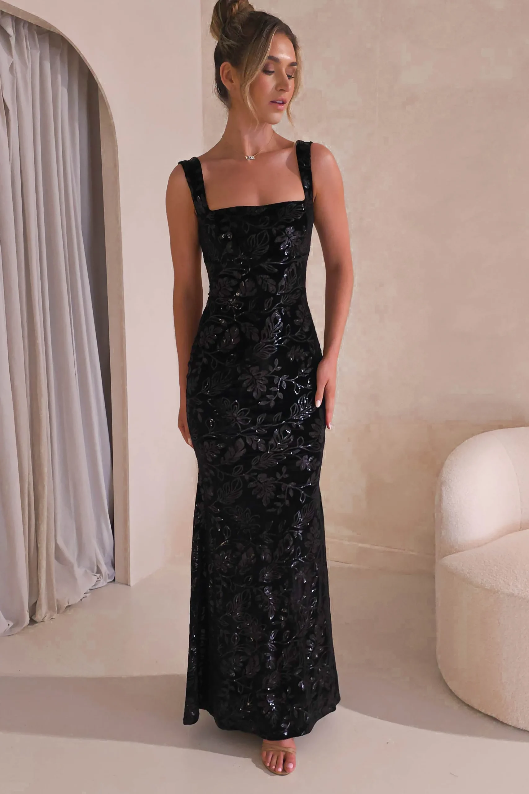 New Sharma Squareneck Velvet Gown | Black Lange Kleider|Maxikleider